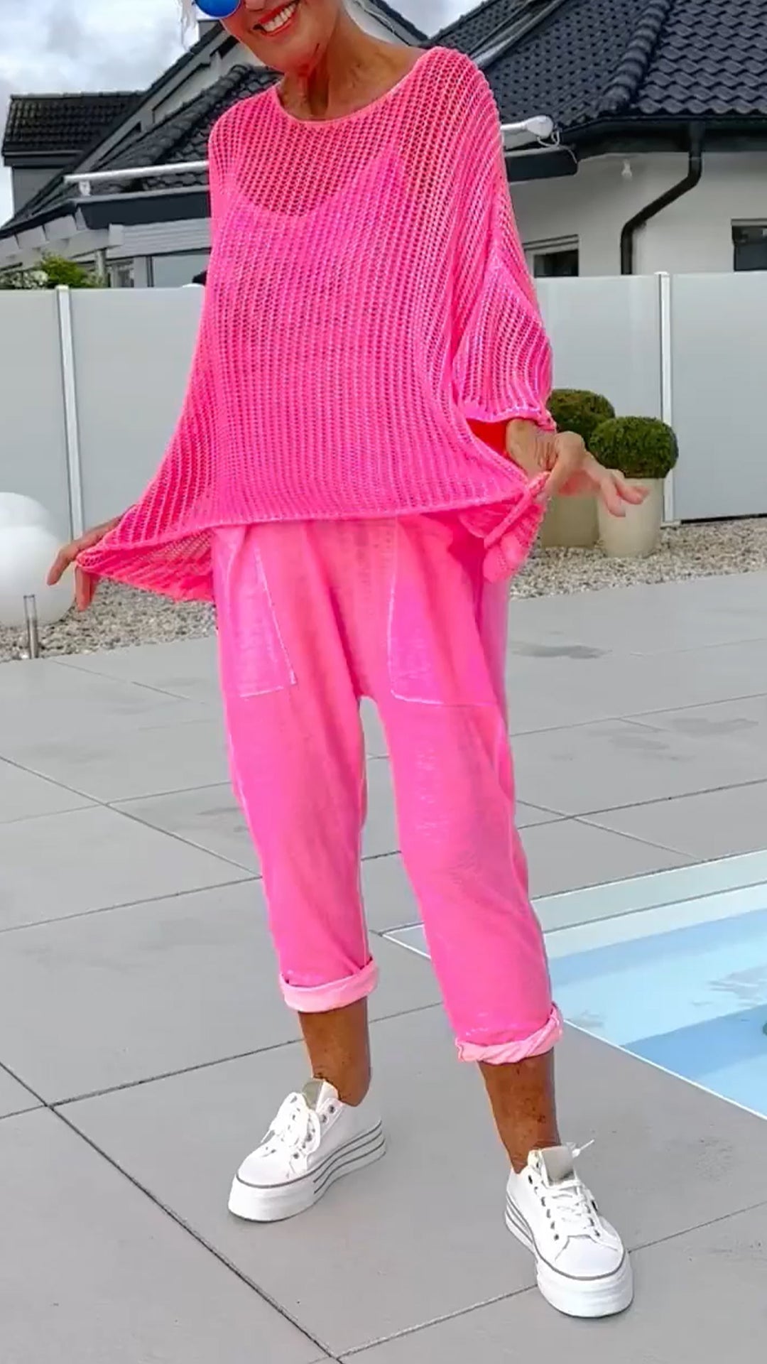 Luna | Retro jumpsuit med bokstavstryck och utskuren tröja