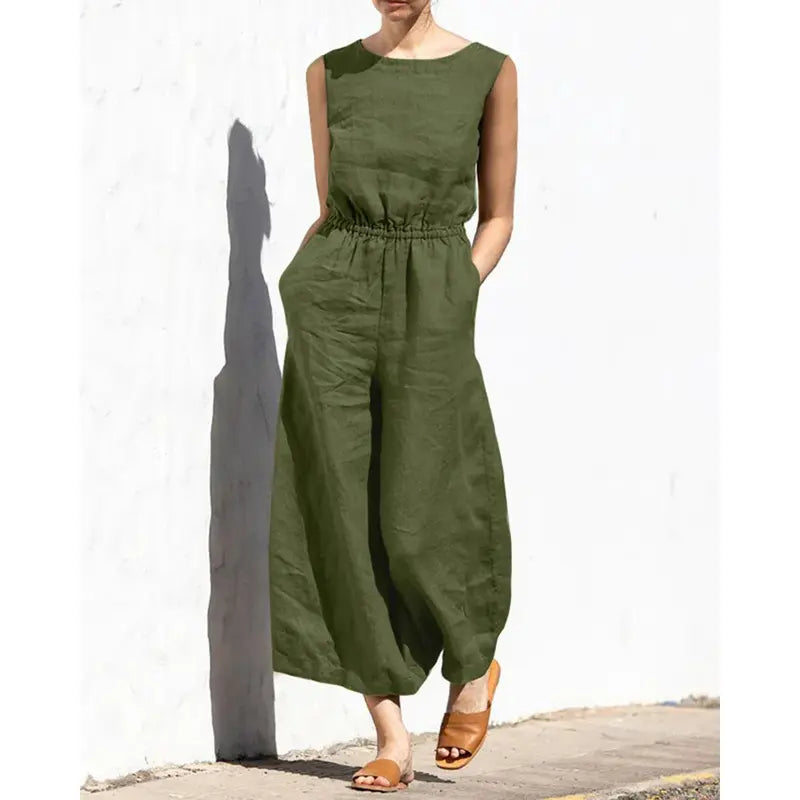 Beatrice | Avslappnad ärmlös jumpsuit med resår i midjan och fickor