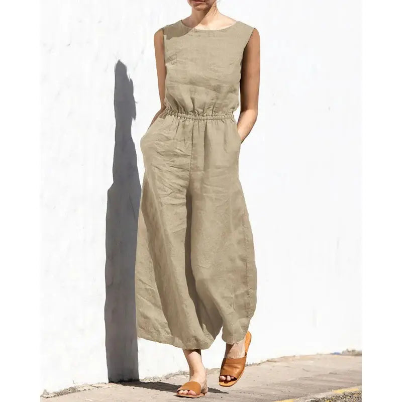 Beatrice | Avslappnad ärmlös jumpsuit med resår i midjan och fickor