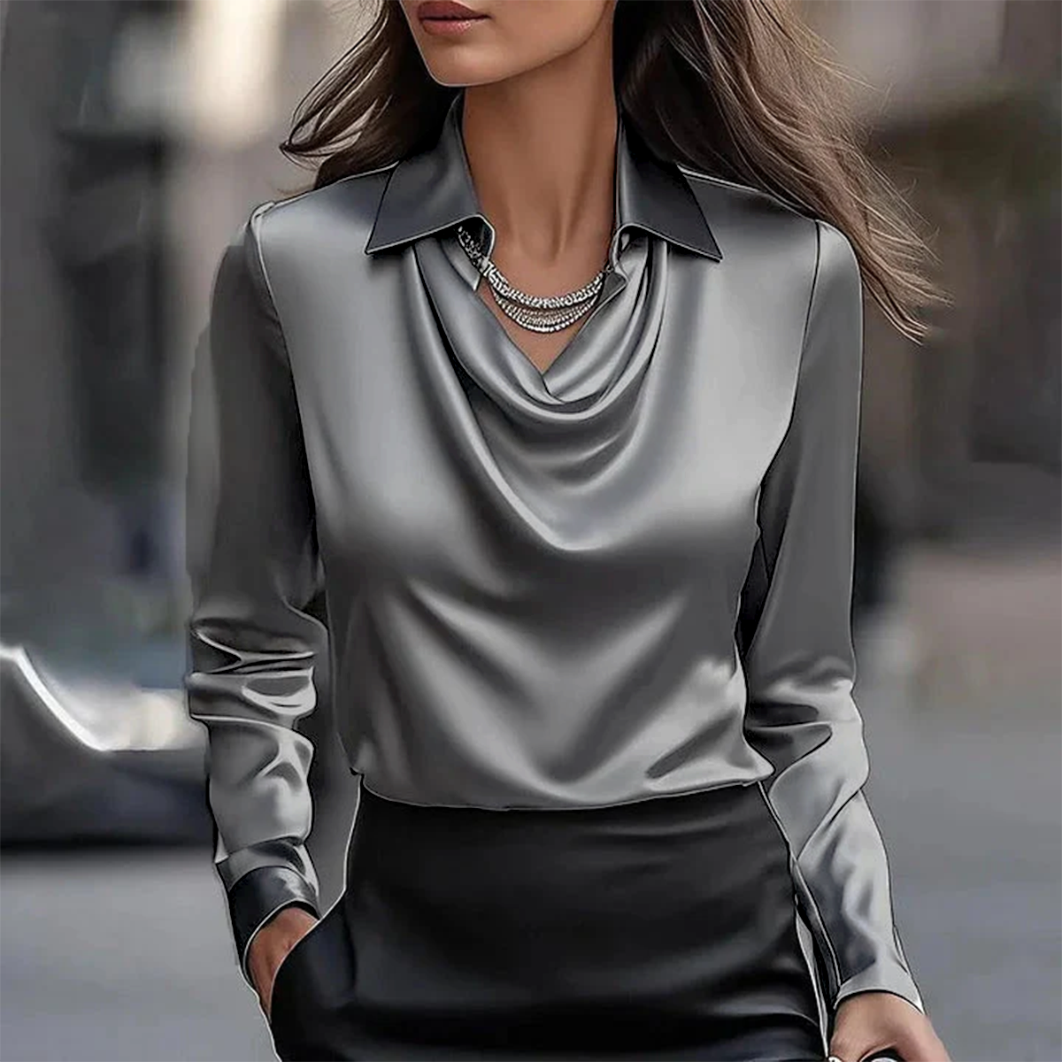 Joyce | Elegant satinblus med V-ringning
