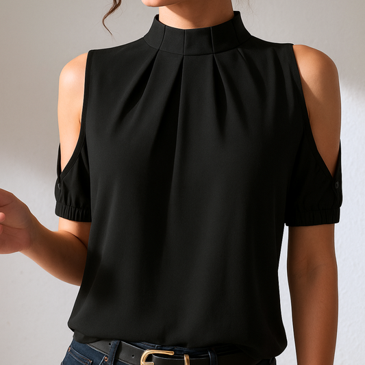 Inge | Svart plisserad blus med delade ärmar
