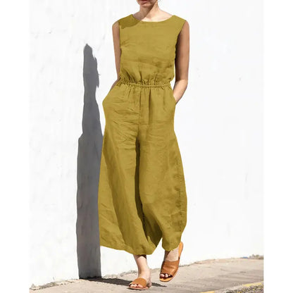 Beatrice | Avslappnad ärmlös jumpsuit med resår i midjan och fickor
